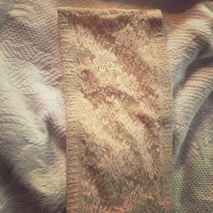 Nude, floral lace bandeau